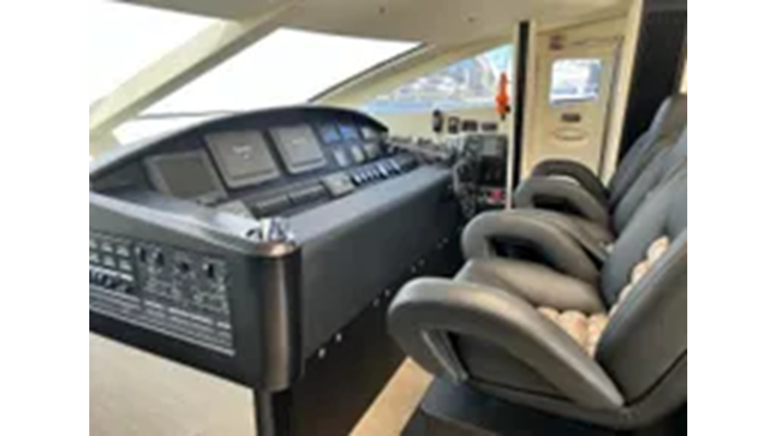 https://arconyachts.ams3.digitaloceanspaces.com/84277/conversions/large_4543579-optimize.jpg