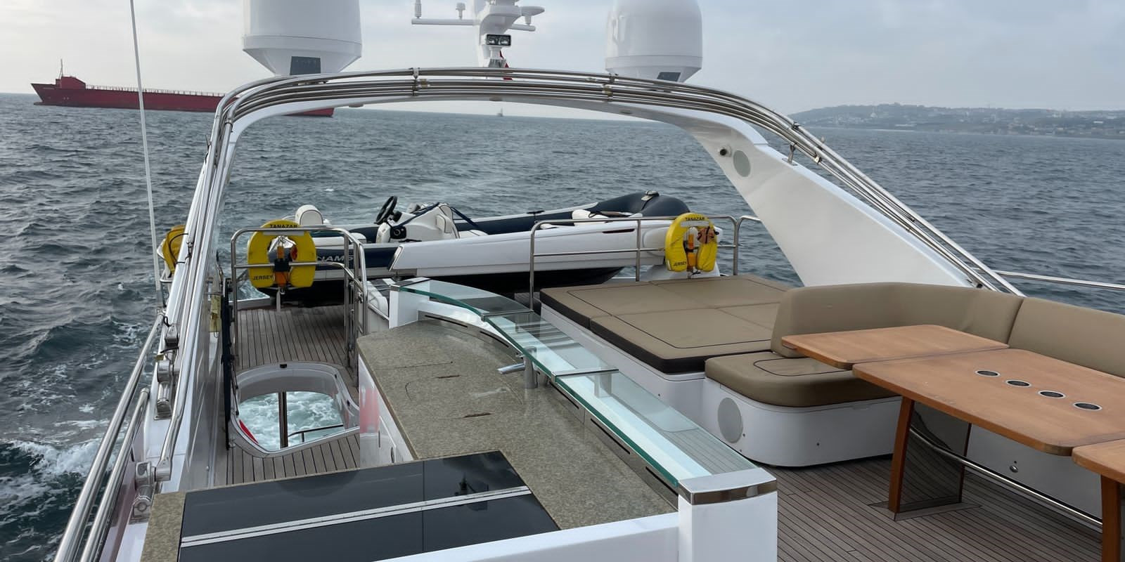 https://arconyachts.ams3.digitaloceanspaces.com/84288/conversions/large_4068891-optimize.jpg