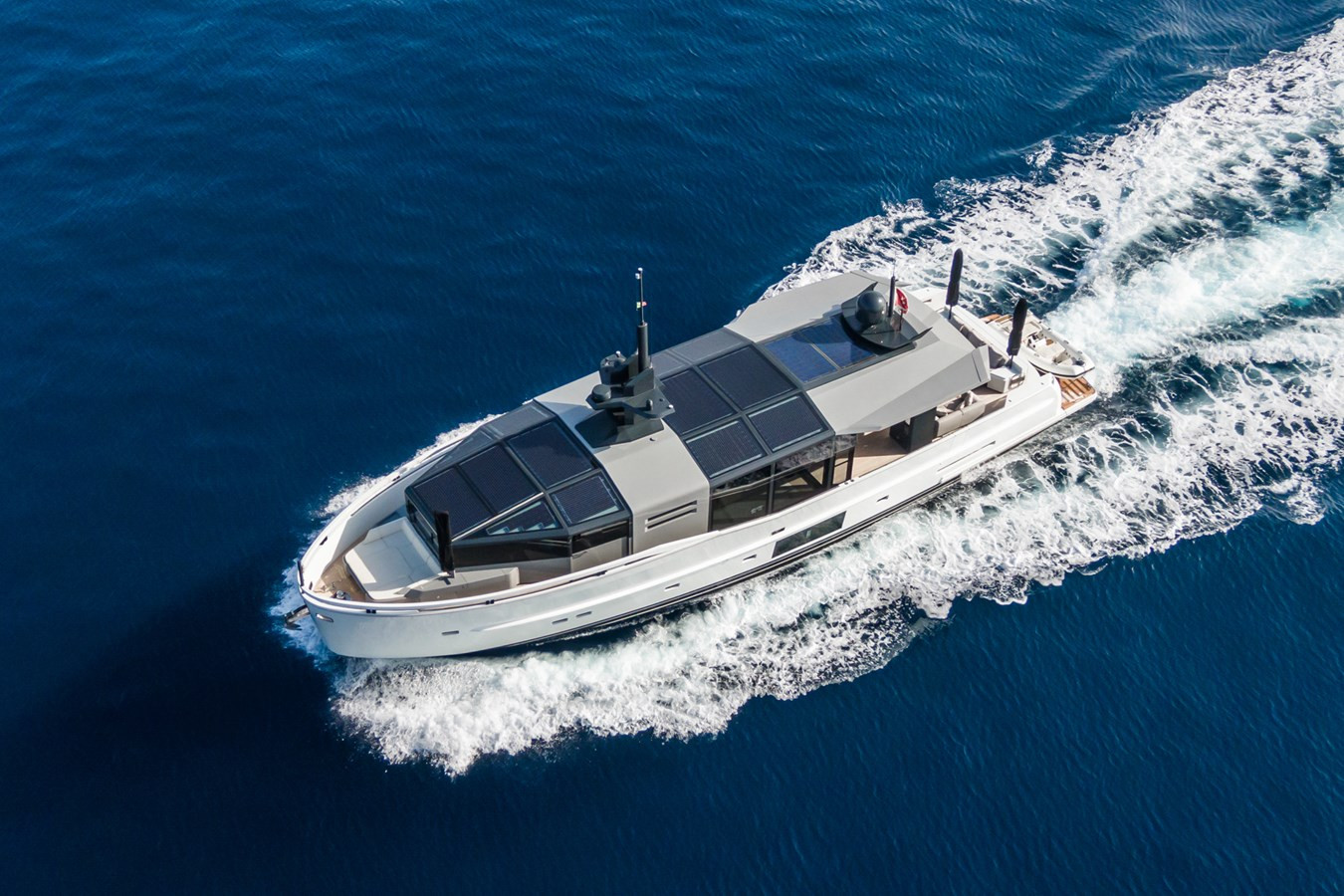 https://arconyachts.ams3.digitaloceanspaces.com/84370/conversions/large_3662461-optimize.jpg