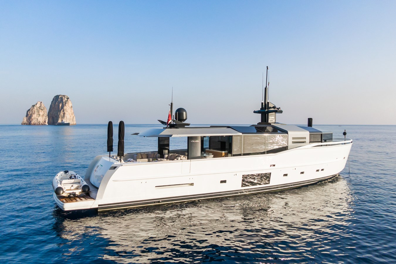 https://arconyachts.ams3.digitaloceanspaces.com/84386/conversions/large_3662466-optimize.jpg