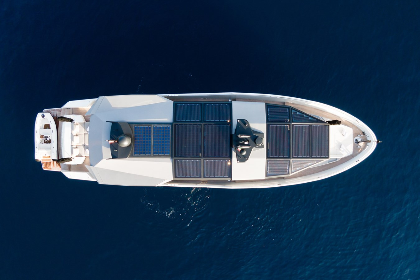 https://arconyachts.ams3.digitaloceanspaces.com/84389/conversions/large_3662467-optimize.jpg