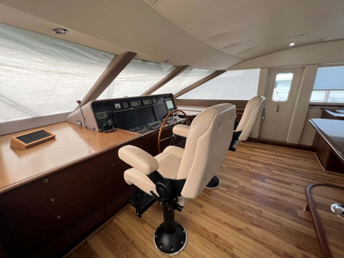 https://arconyachts.ams3.digitaloceanspaces.com/84418/conversions/large_3687204-optimize.jpg