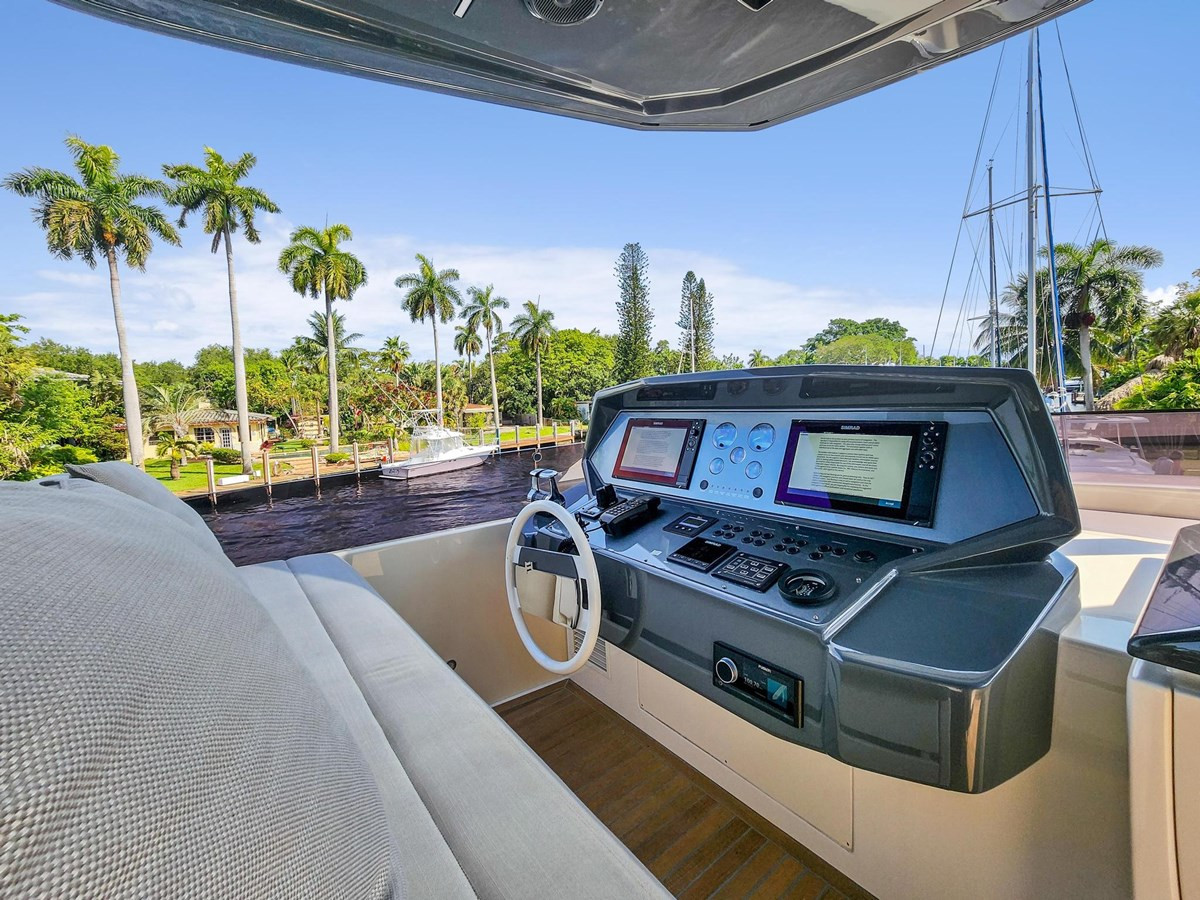 https://arconyachts.ams3.digitaloceanspaces.com/84442/conversions/large_3805587-optimize.jpg