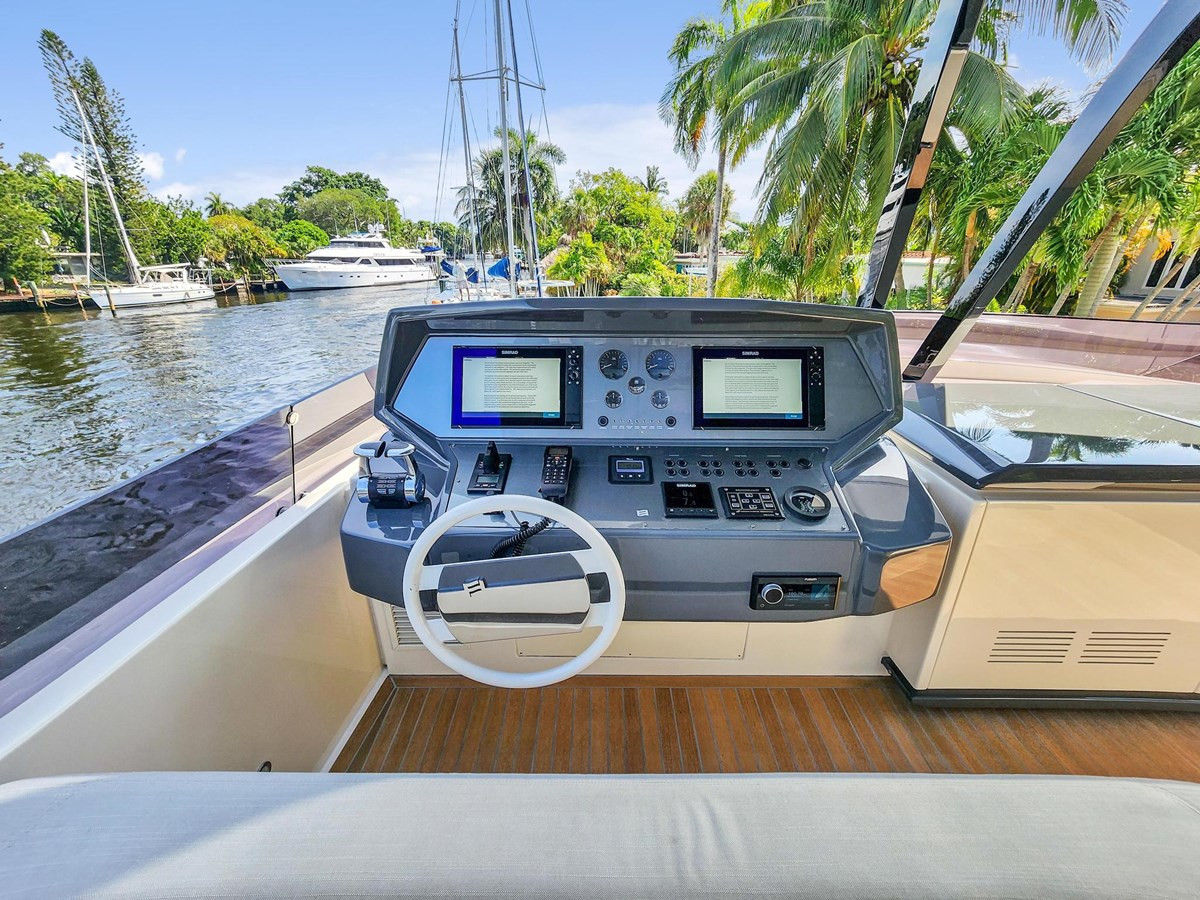 https://arconyachts.ams3.digitaloceanspaces.com/84445/conversions/large_3805588-optimize.jpg