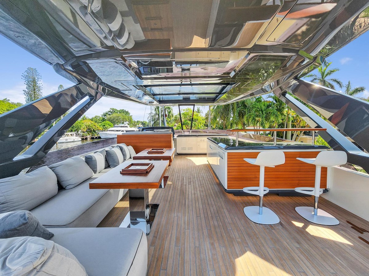 https://arconyachts.ams3.digitaloceanspaces.com/84463/conversions/large_3805594-optimize.jpg