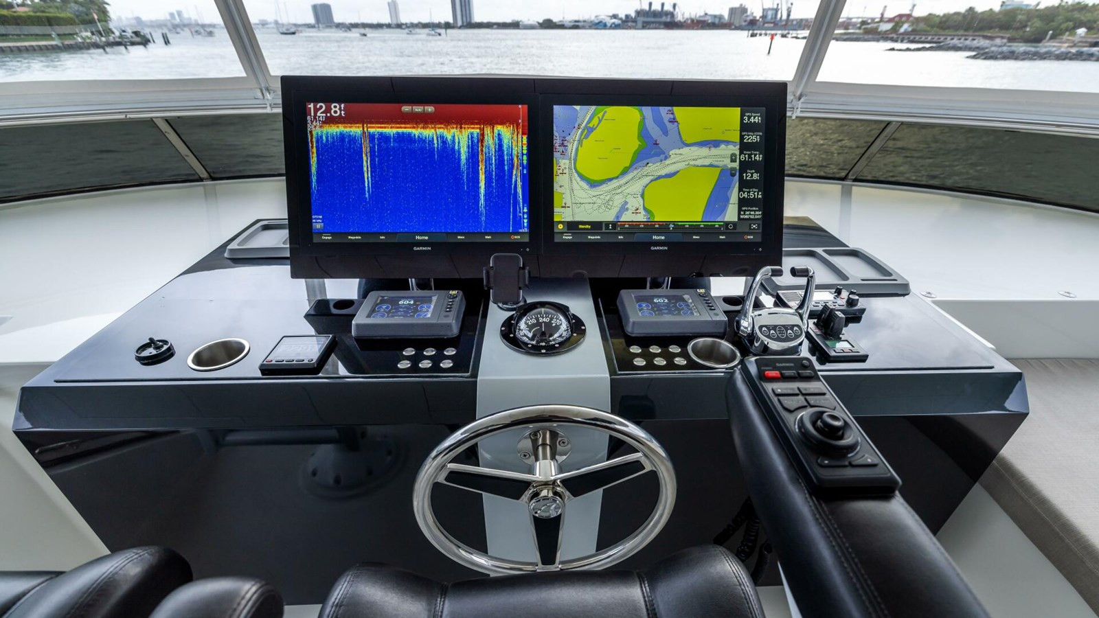 https://arconyachts.ams3.digitaloceanspaces.com/84603/conversions/large_4112243-optimize.jpg