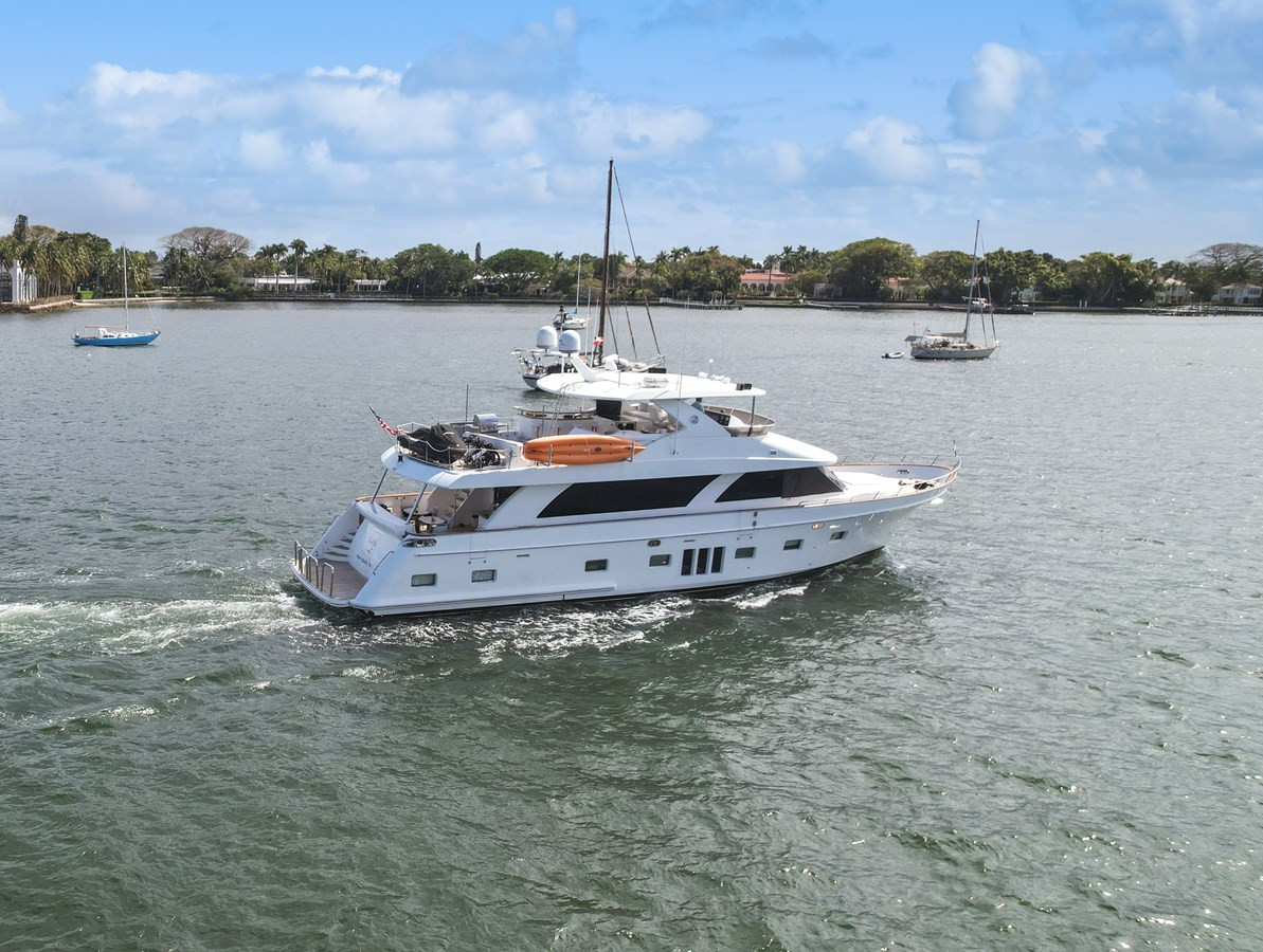 https://arconyachts.ams3.digitaloceanspaces.com/84630/conversions/large_4150468-optimize.jpg