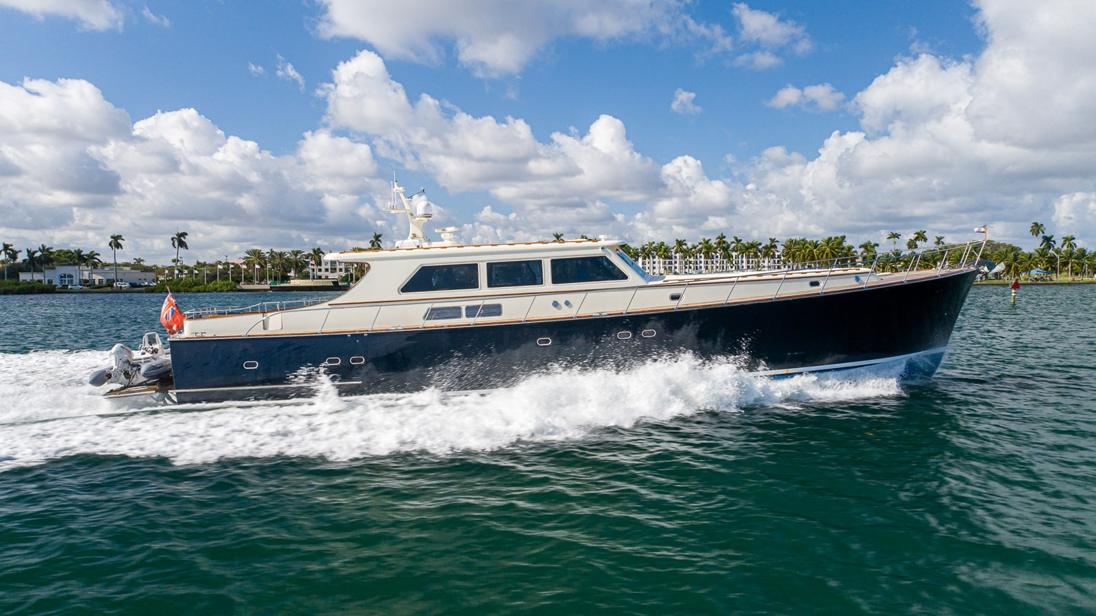 https://arconyachts.ams3.digitaloceanspaces.com/84642/conversions/large_4344869-optimize.jpg