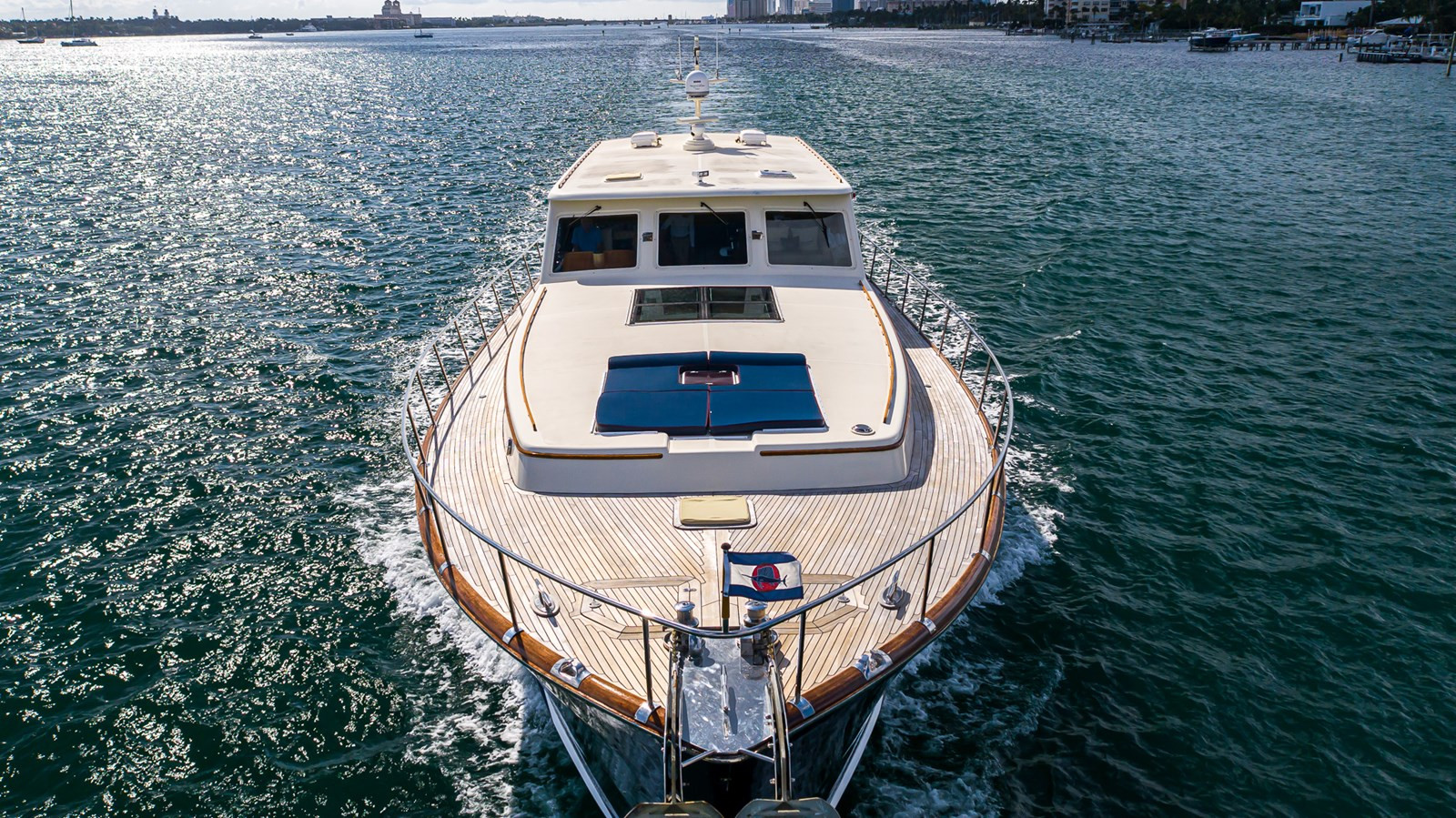 https://arconyachts.ams3.digitaloceanspaces.com/84674/conversions/large_4344880-optimize.jpg