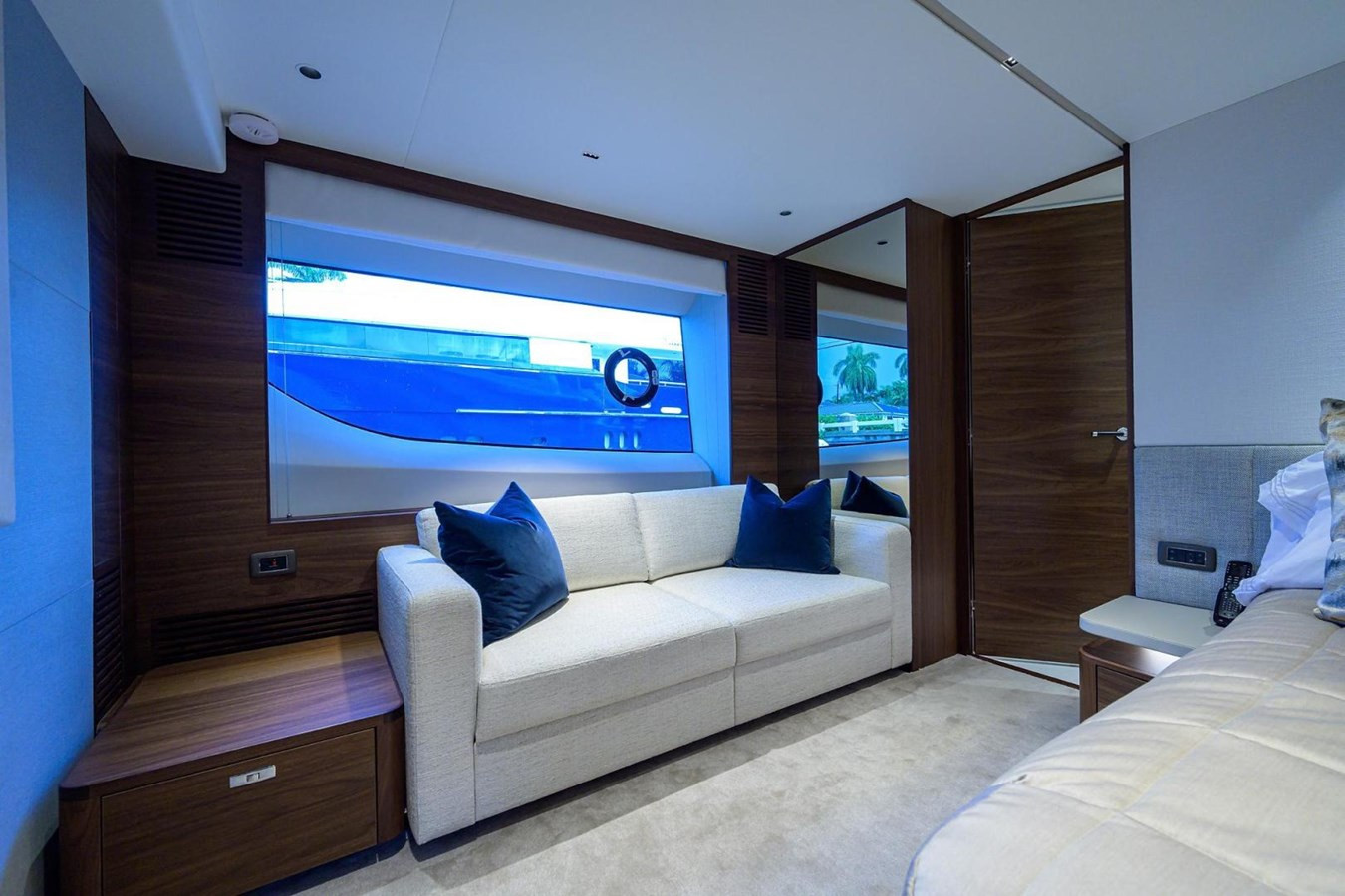 https://arconyachts.ams3.digitaloceanspaces.com/84734/conversions/large_4533240-optimize.jpg