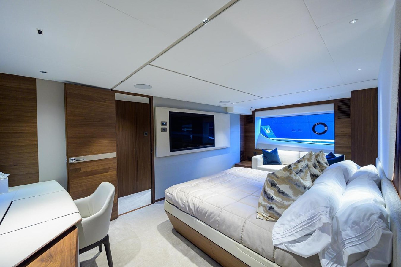 https://arconyachts.ams3.digitaloceanspaces.com/84740/conversions/large_4533242-optimize.jpg