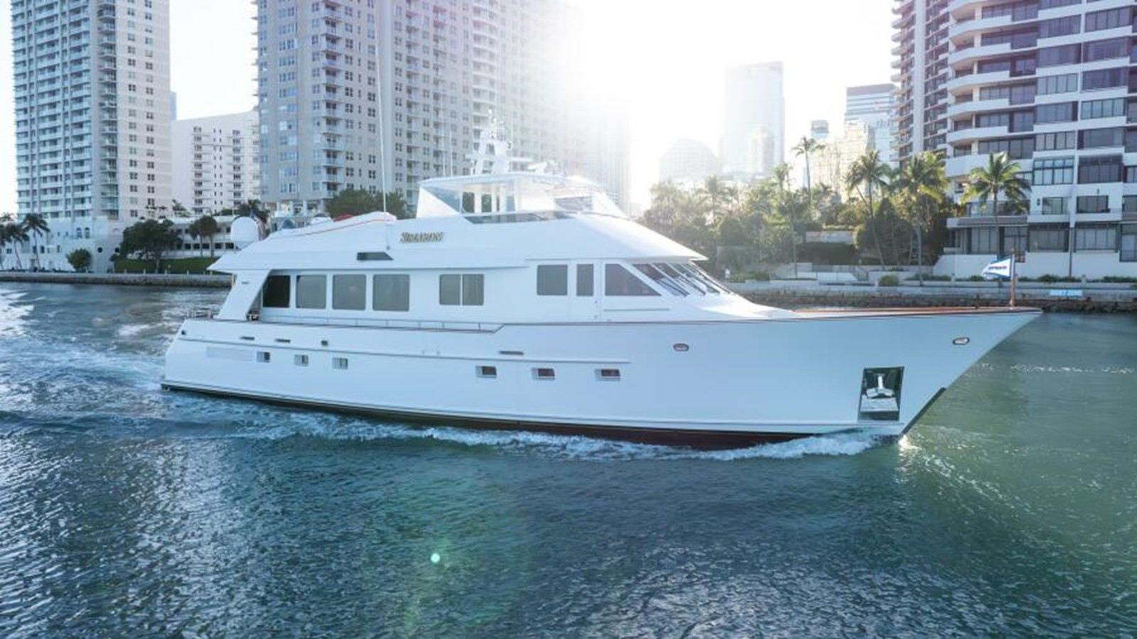 https://arconyachts.ams3.digitaloceanspaces.com/84748/conversions/large_4593617-optimize.jpg