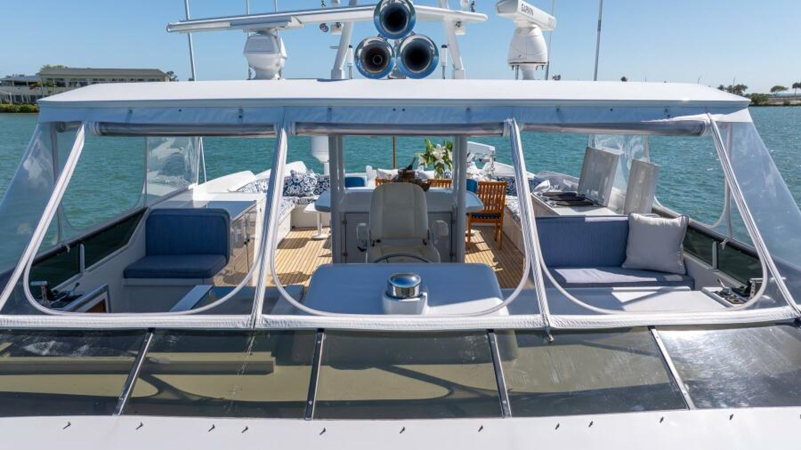 https://arconyachts.ams3.digitaloceanspaces.com/84758/conversions/large_4593621-optimize.jpg