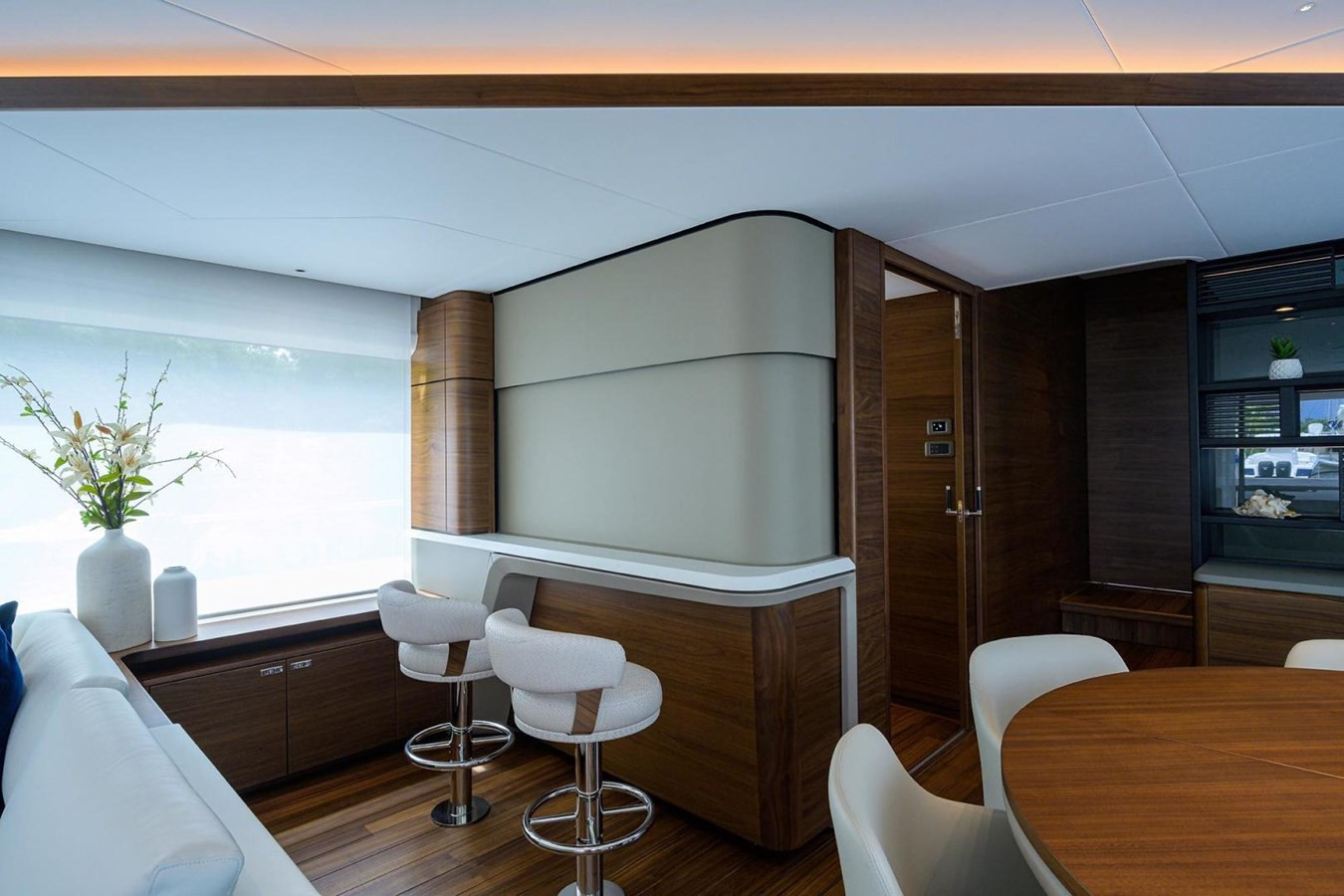 https://arconyachts.ams3.digitaloceanspaces.com/84768/conversions/large_4533252-optimize.jpg