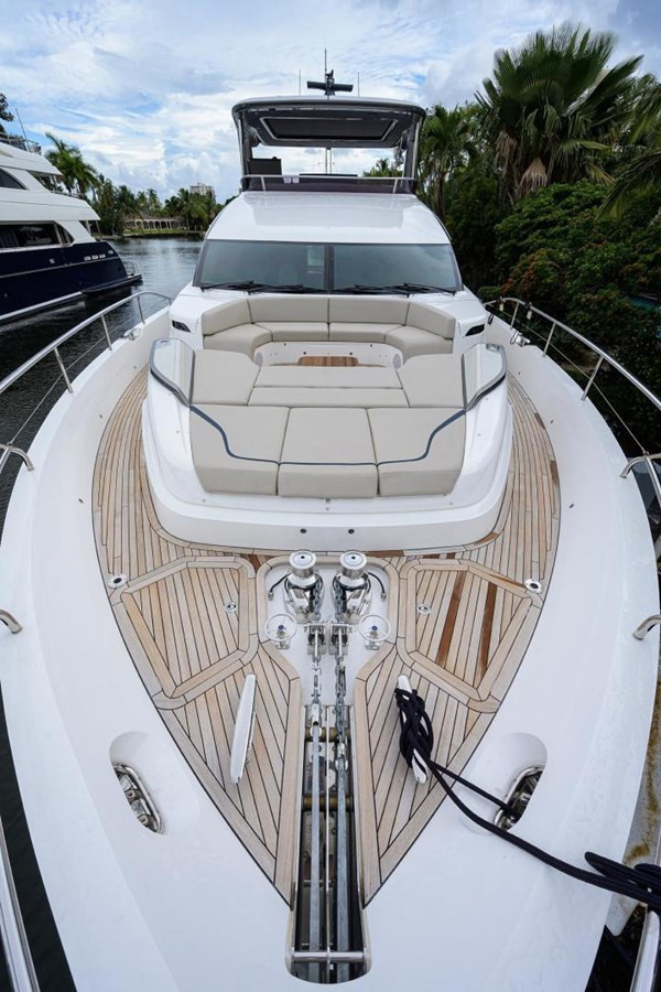 https://arconyachts.ams3.digitaloceanspaces.com/84825/conversions/large_4533271-optimize.jpg