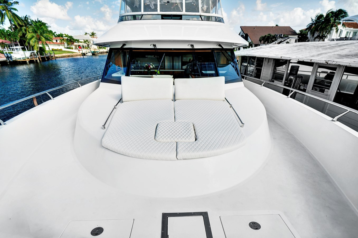 https://arconyachts.ams3.digitaloceanspaces.com/84870/conversions/large_4577438-optimize.jpg
