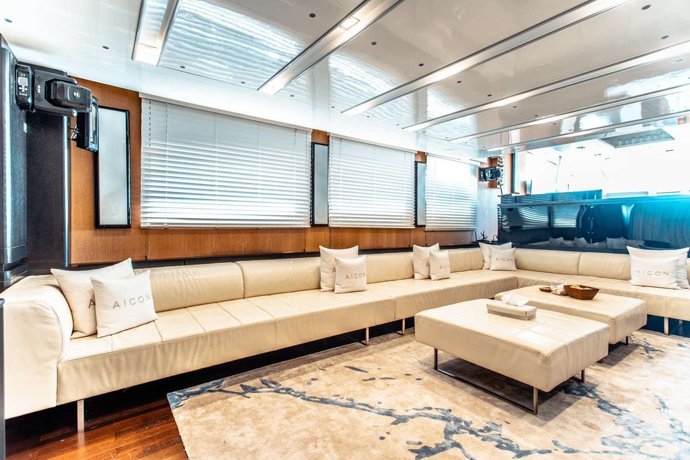 https://arconyachts.ams3.digitaloceanspaces.com/84875/conversions/large_4823506-optimize.jpg