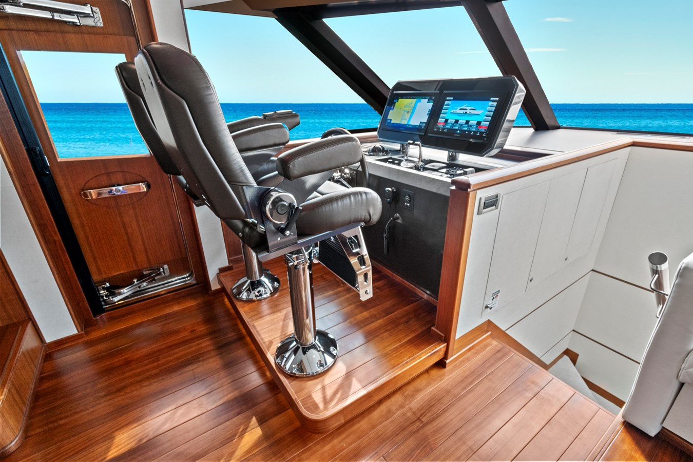 https://arconyachts.ams3.digitaloceanspaces.com/84944/conversions/large_4577464-optimize.jpg
