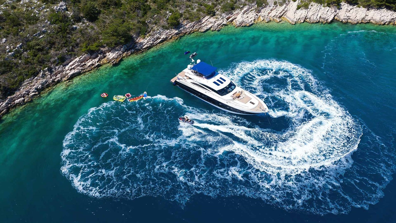 https://arconyachts.ams3.digitaloceanspaces.com/84957/conversions/large_4263716-optimize.jpg