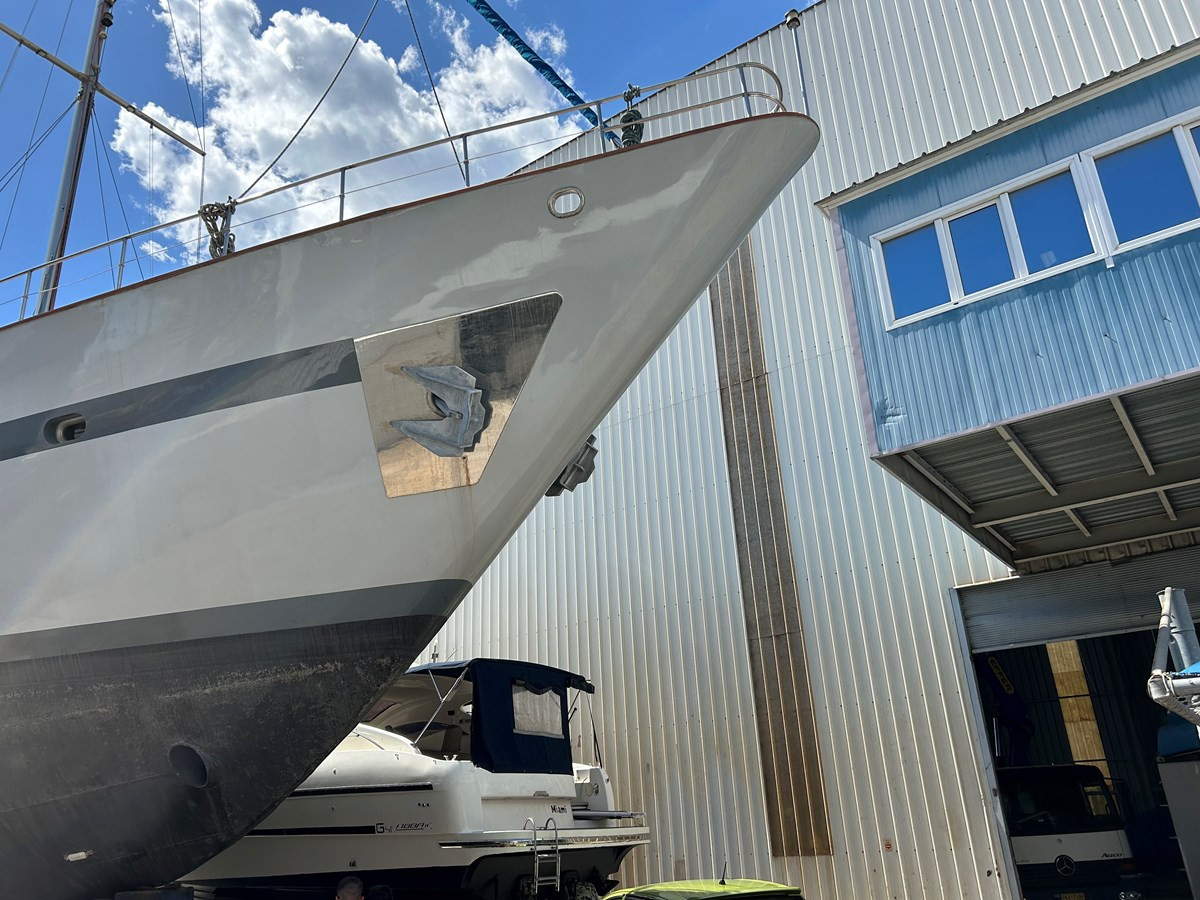 https://arconyachts.ams3.digitaloceanspaces.com/84961/conversions/large_4346929-optimize.jpg