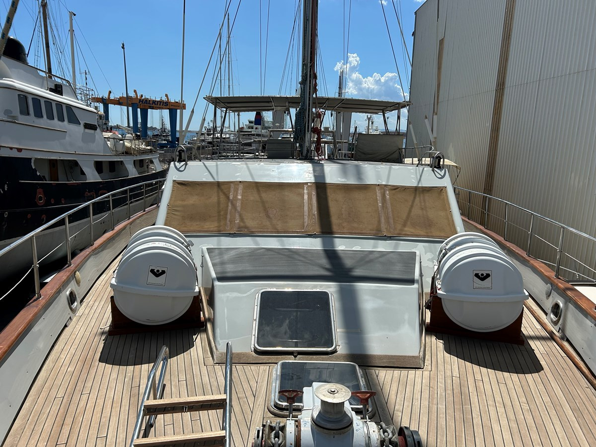 https://arconyachts.ams3.digitaloceanspaces.com/84992/conversions/large_4346939-optimize.jpg