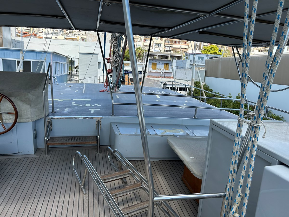 https://arconyachts.ams3.digitaloceanspaces.com/84999/conversions/large_4346942-optimize.jpg
