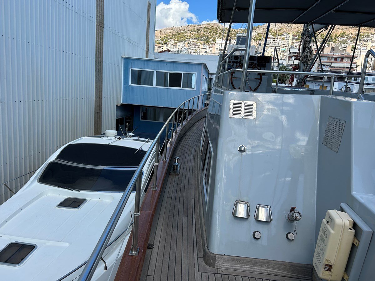 https://arconyachts.ams3.digitaloceanspaces.com/85026/conversions/large_4346952-optimize.jpg