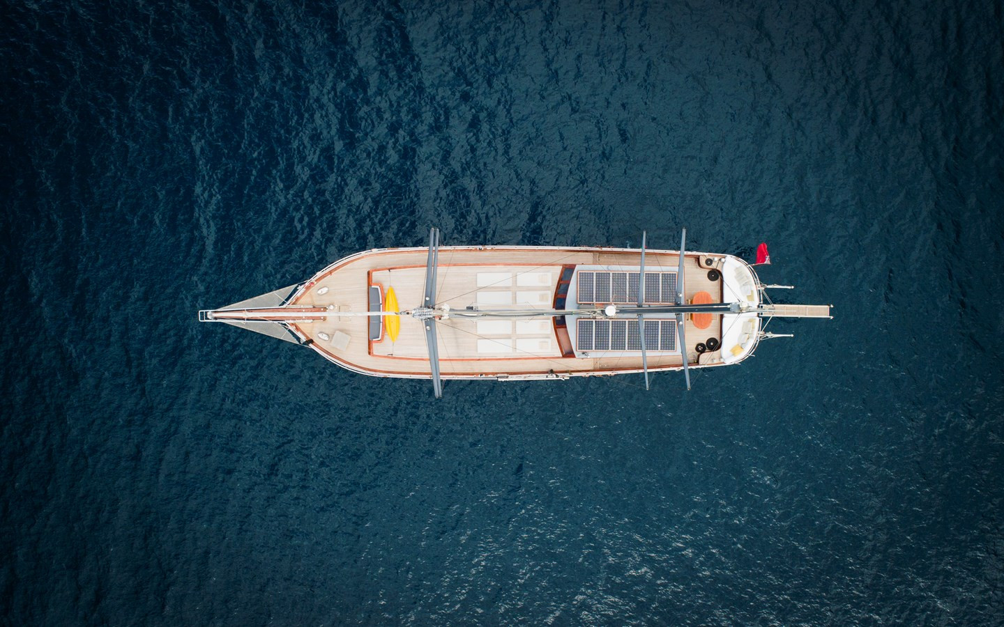 https://arconyachts.ams3.digitaloceanspaces.com/85035/conversions/large_4236672-optimize.jpg