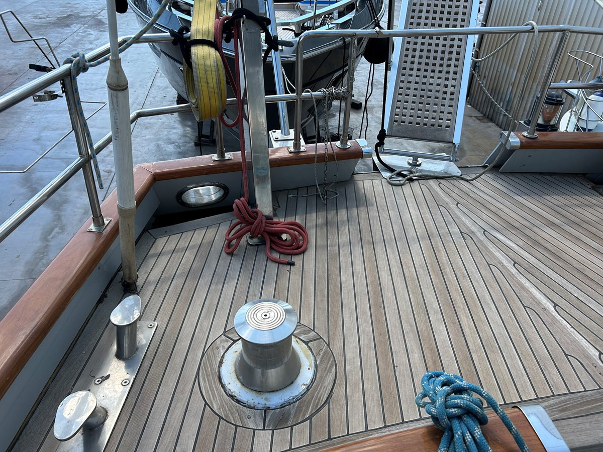 https://arconyachts.ams3.digitaloceanspaces.com/85037/conversions/large_4346956-optimize.jpg