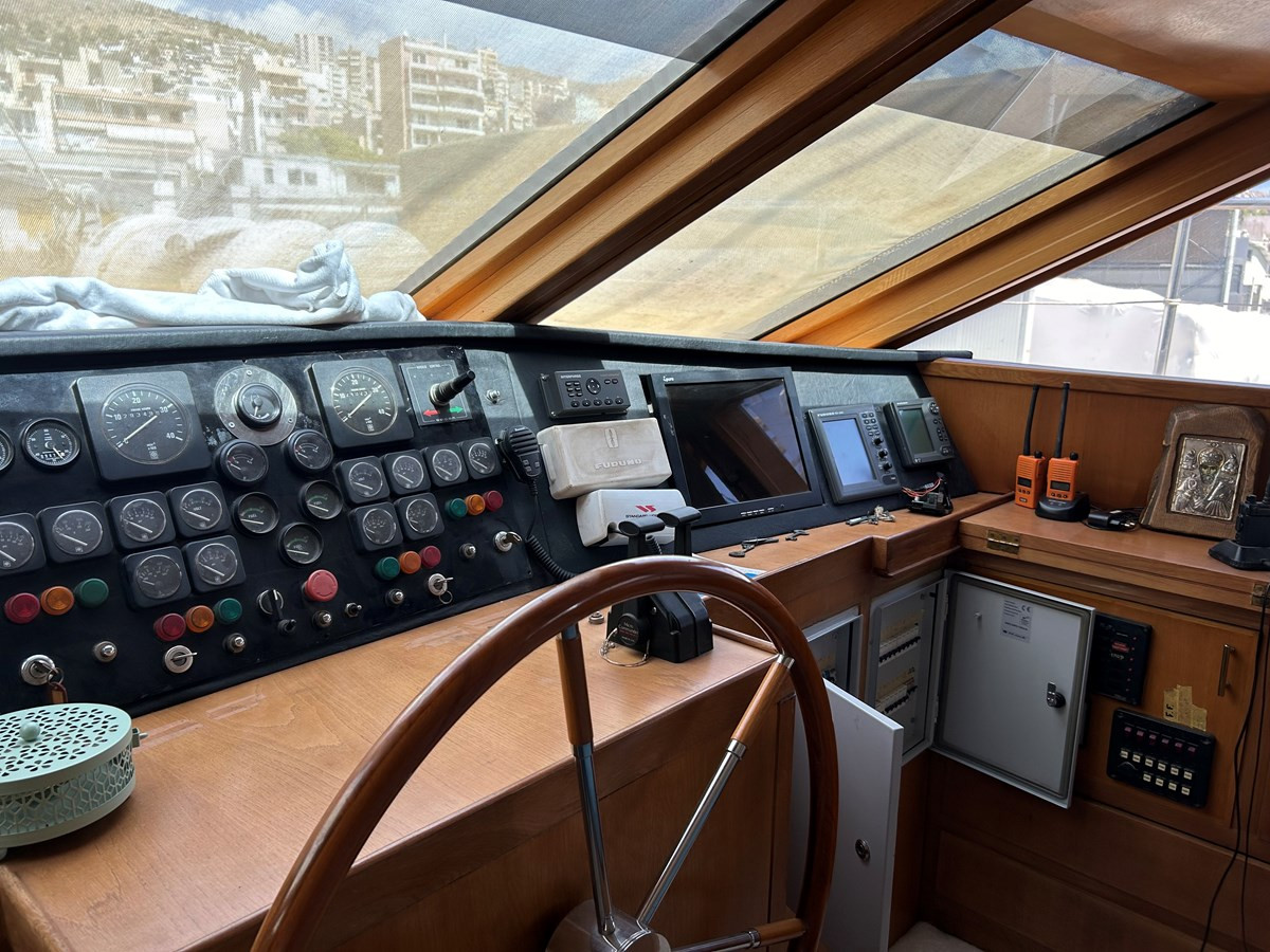 https://arconyachts.ams3.digitaloceanspaces.com/85074/conversions/large_4346969-optimize.jpg