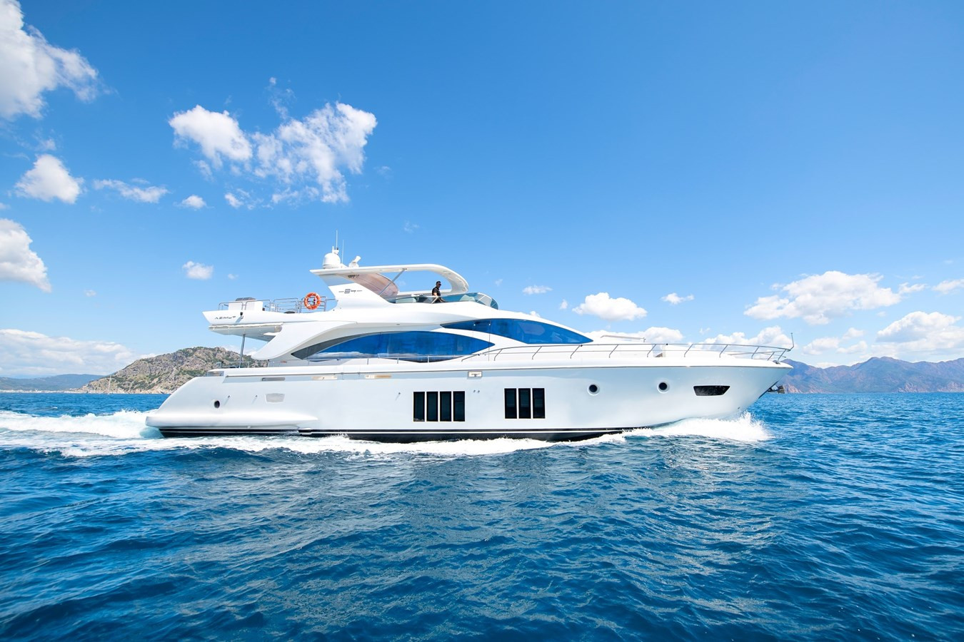 https://arconyachts.ams3.digitaloceanspaces.com/85147/conversions/large_4460417-optimize.jpg
