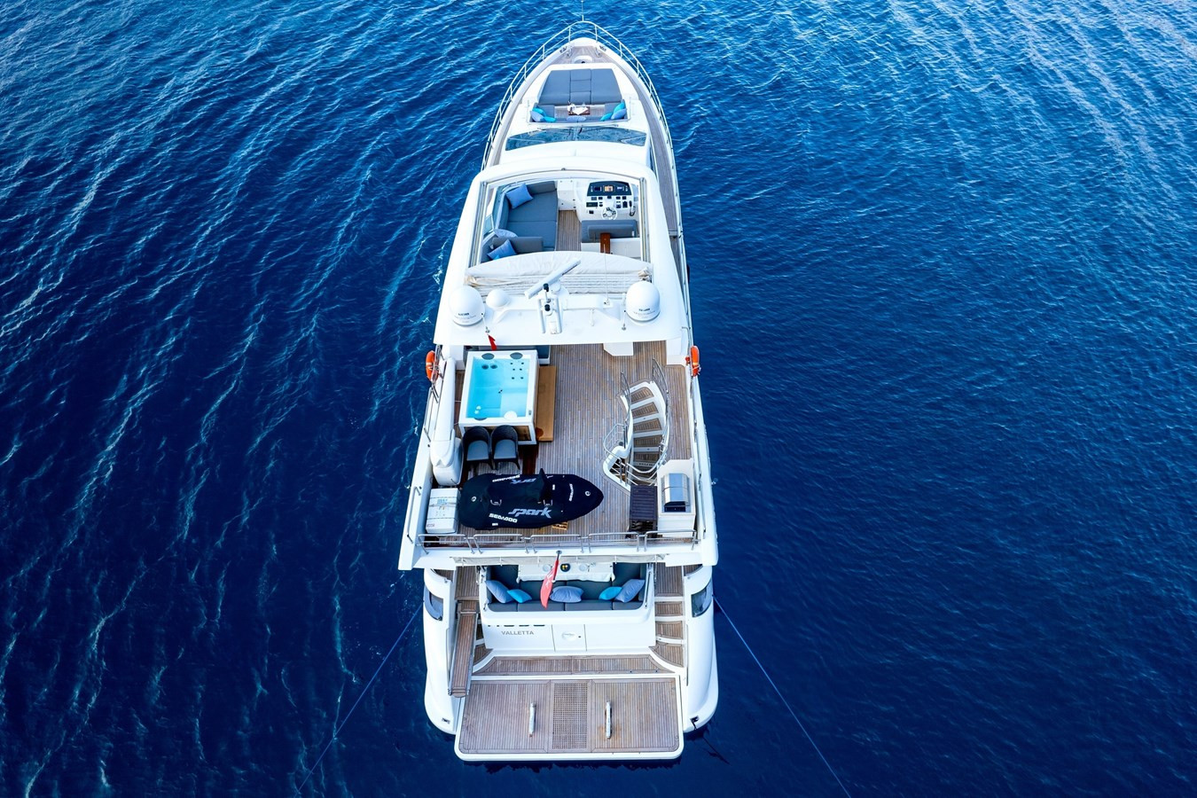 https://arconyachts.ams3.digitaloceanspaces.com/85156/conversions/large_4460334-optimize.jpg