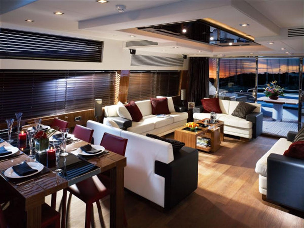 https://arconyachts.ams3.digitaloceanspaces.com/85240/conversions/large_123233-optimize.jpg