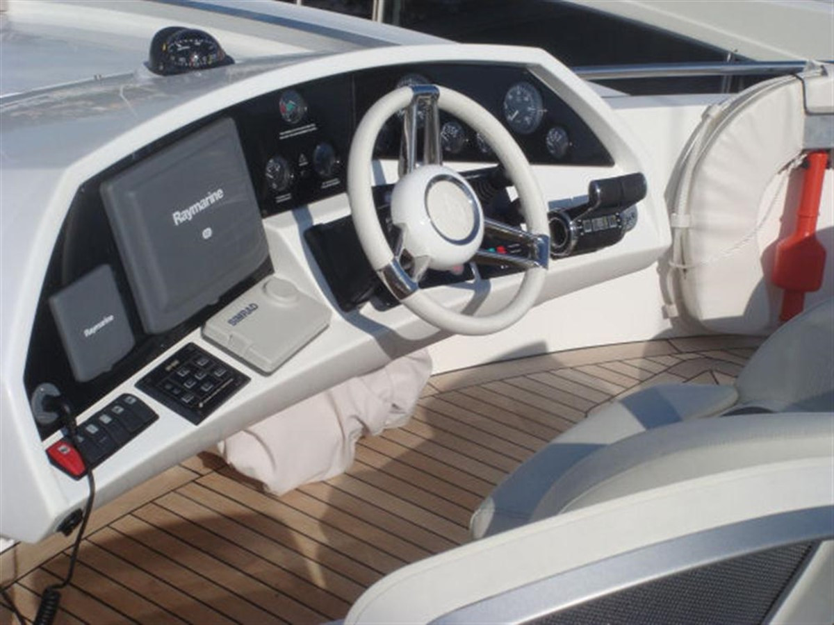 https://arconyachts.ams3.digitaloceanspaces.com/85271/conversions/large_123244-optimize.jpg
