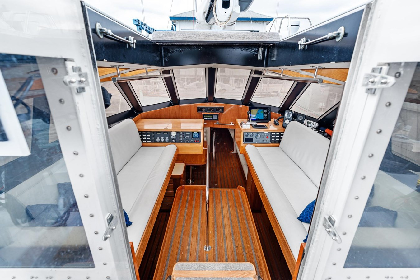 https://arconyachts.ams3.digitaloceanspaces.com/85302/conversions/large_4646590-optimize.jpg