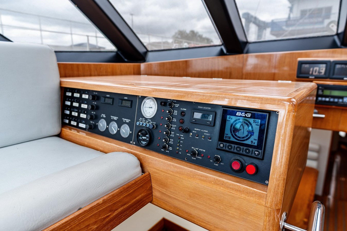 https://arconyachts.ams3.digitaloceanspaces.com/85311/conversions/large_4646593-optimize.jpg