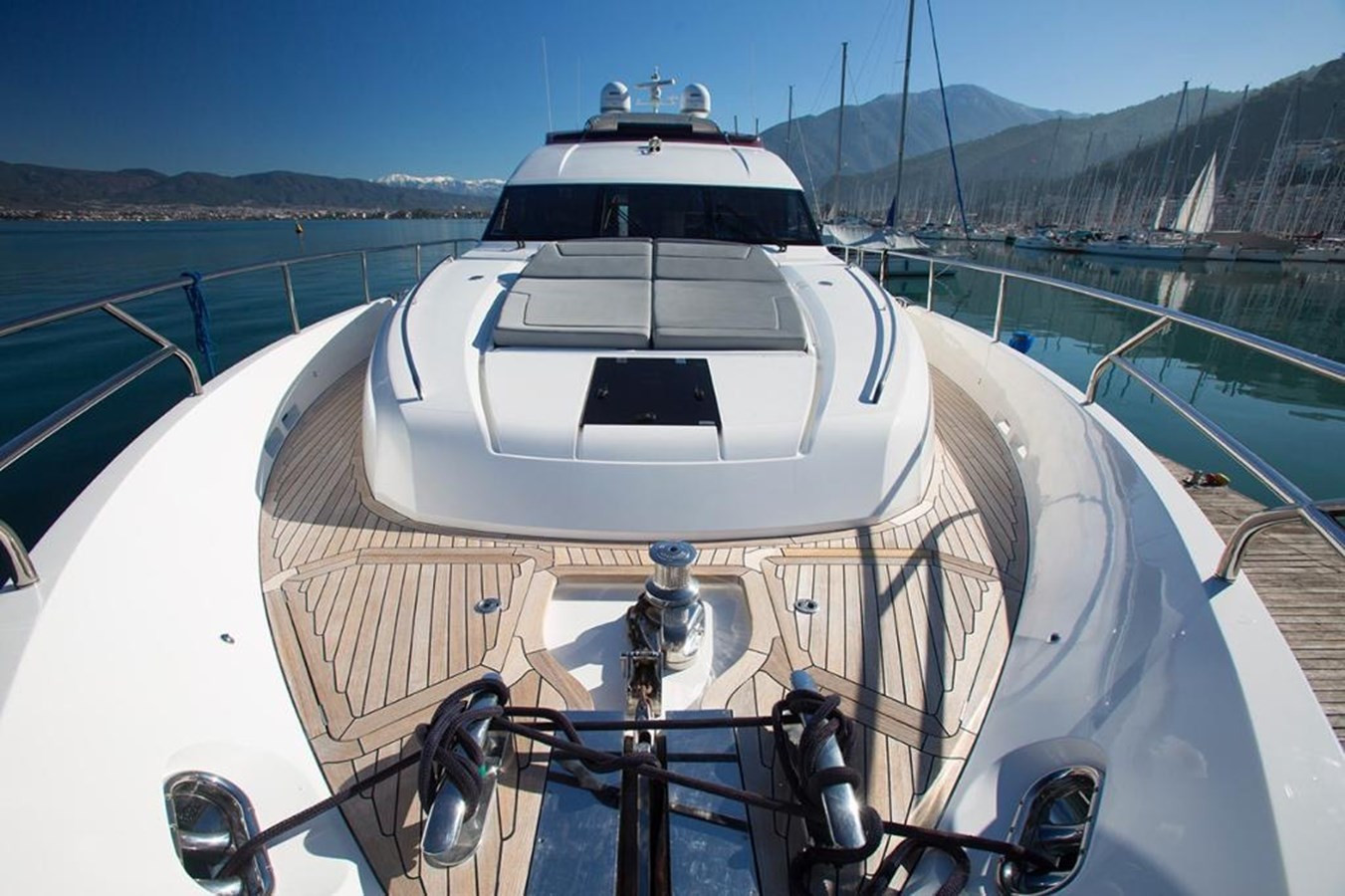 https://arconyachts.ams3.digitaloceanspaces.com/85312/conversions/large_4448130-optimize.jpg