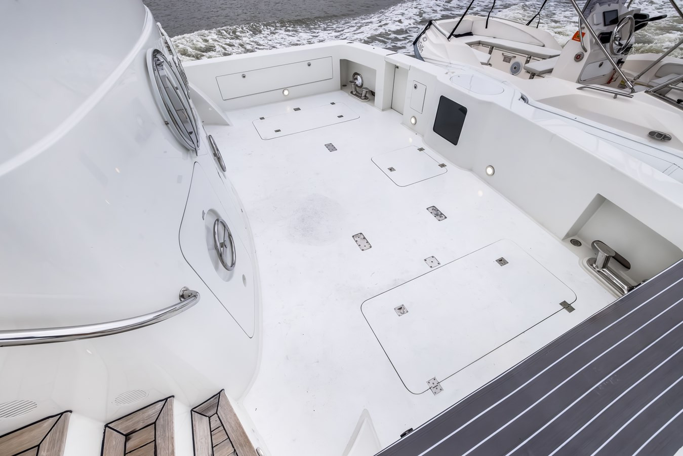 https://arconyachts.ams3.digitaloceanspaces.com/85353/conversions/large_4832771-optimize.jpg