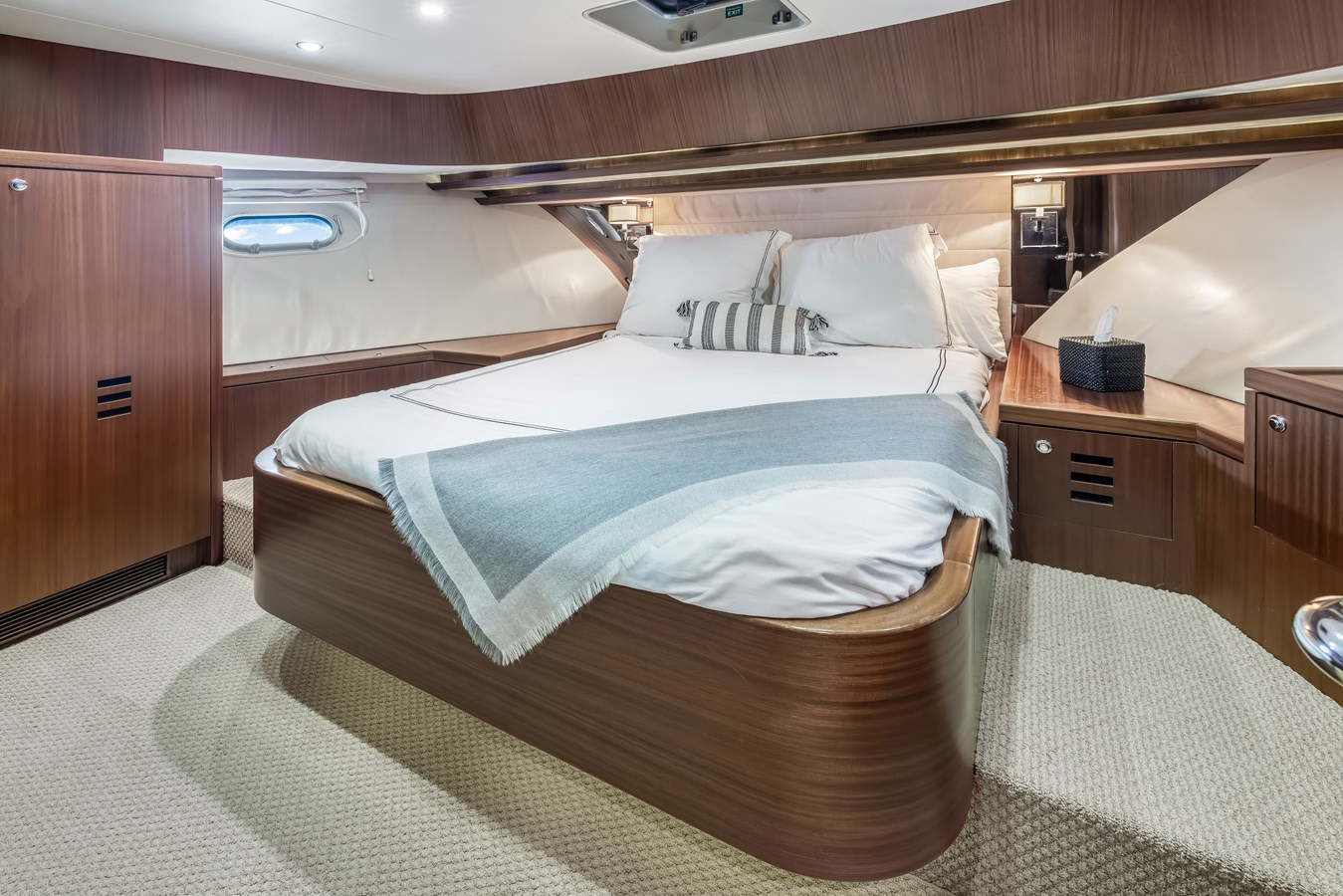 https://arconyachts.ams3.digitaloceanspaces.com/85395/conversions/large_4832787-optimize.jpg