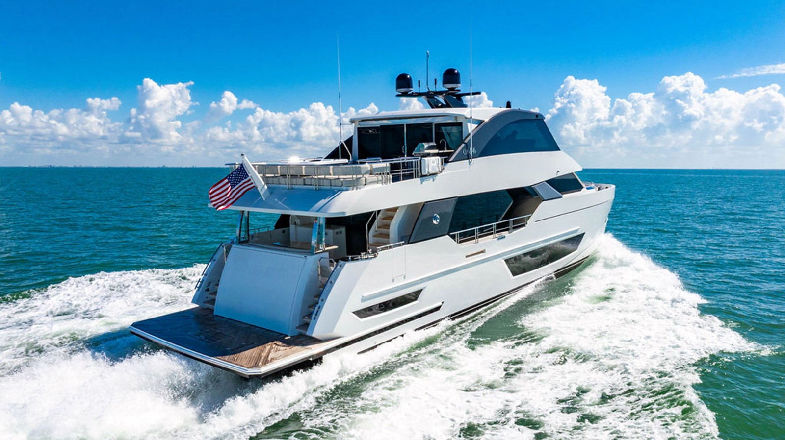 https://arconyachts.ams3.digitaloceanspaces.com/85448/conversions/large_4848063-optimize.jpg