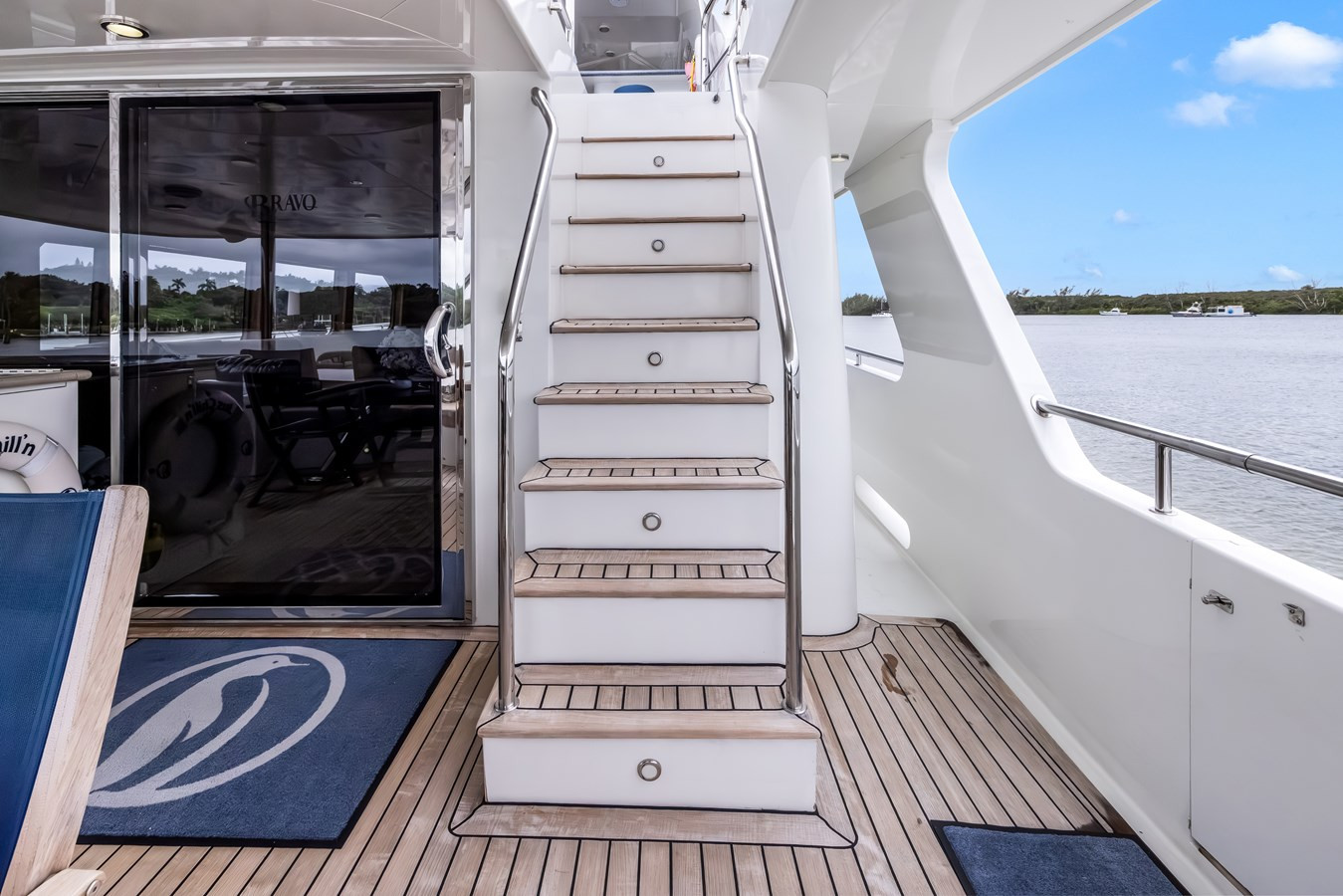 https://arconyachts.ams3.digitaloceanspaces.com/85449/conversions/large_4832810-optimize.jpg