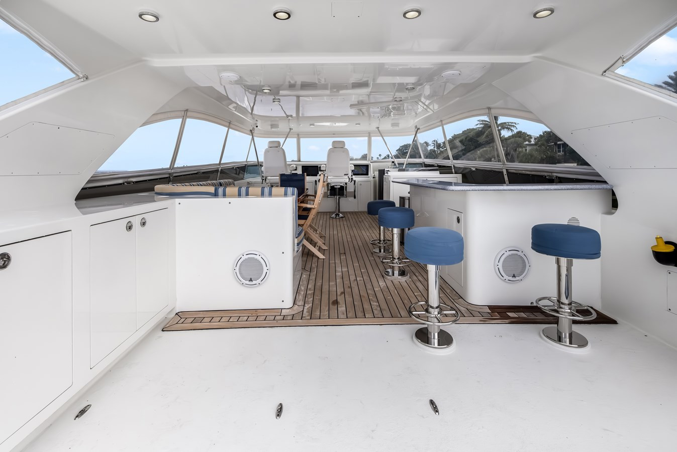 https://arconyachts.ams3.digitaloceanspaces.com/85460/conversions/large_4832814-optimize.jpg