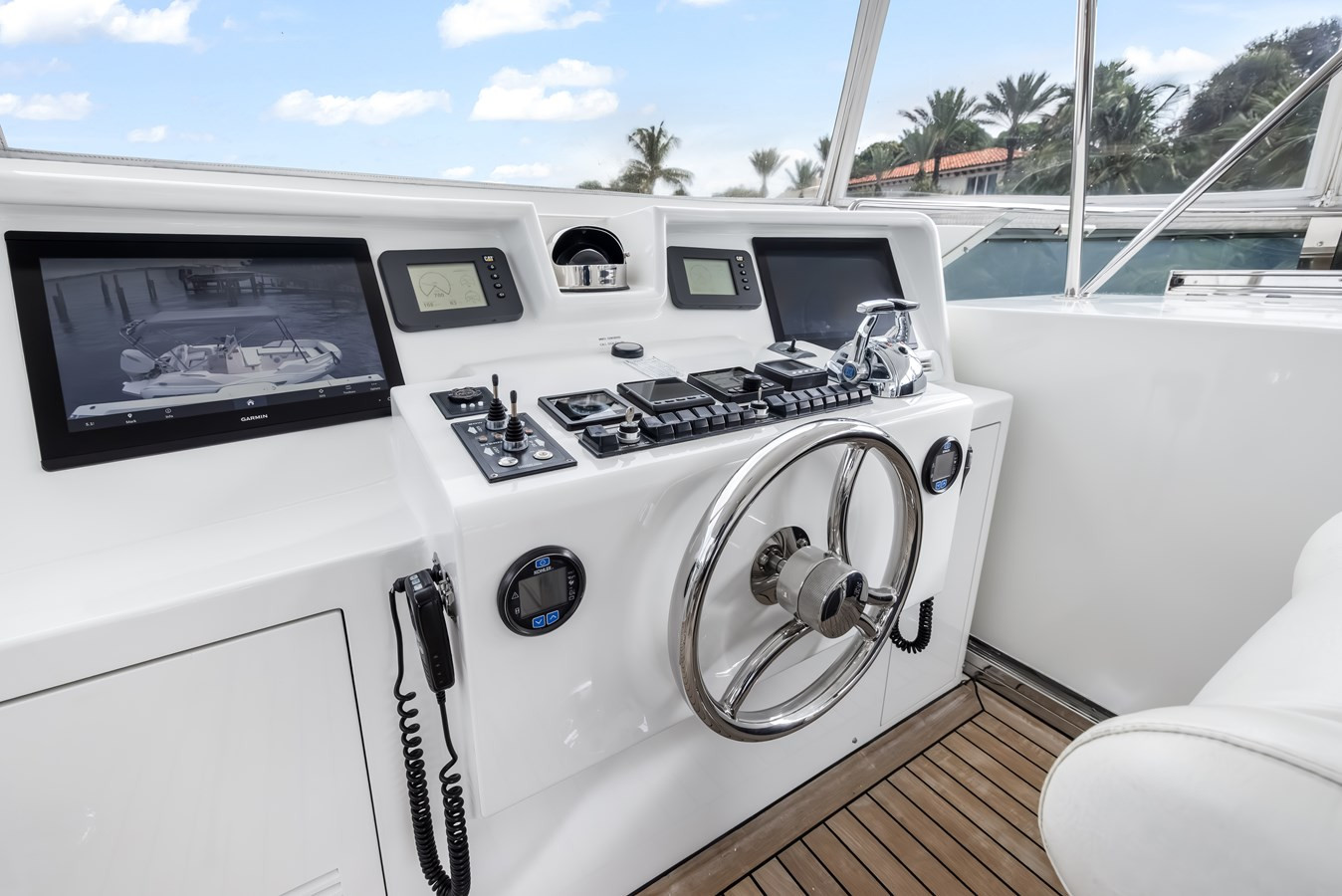 https://arconyachts.ams3.digitaloceanspaces.com/85470/conversions/large_4832818-optimize.jpg