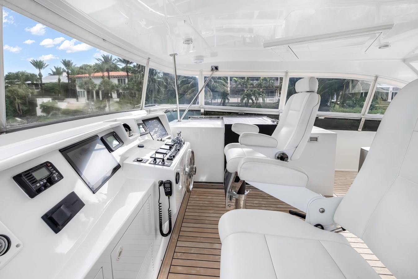 https://arconyachts.ams3.digitaloceanspaces.com/85476/conversions/large_4832821-optimize.jpg
