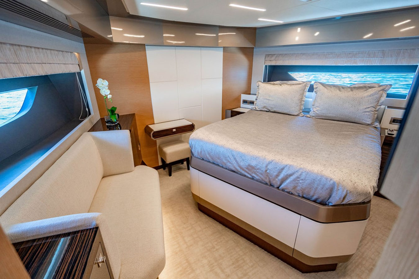 https://arconyachts.ams3.digitaloceanspaces.com/85520/conversions/large_4848092-optimize.jpg