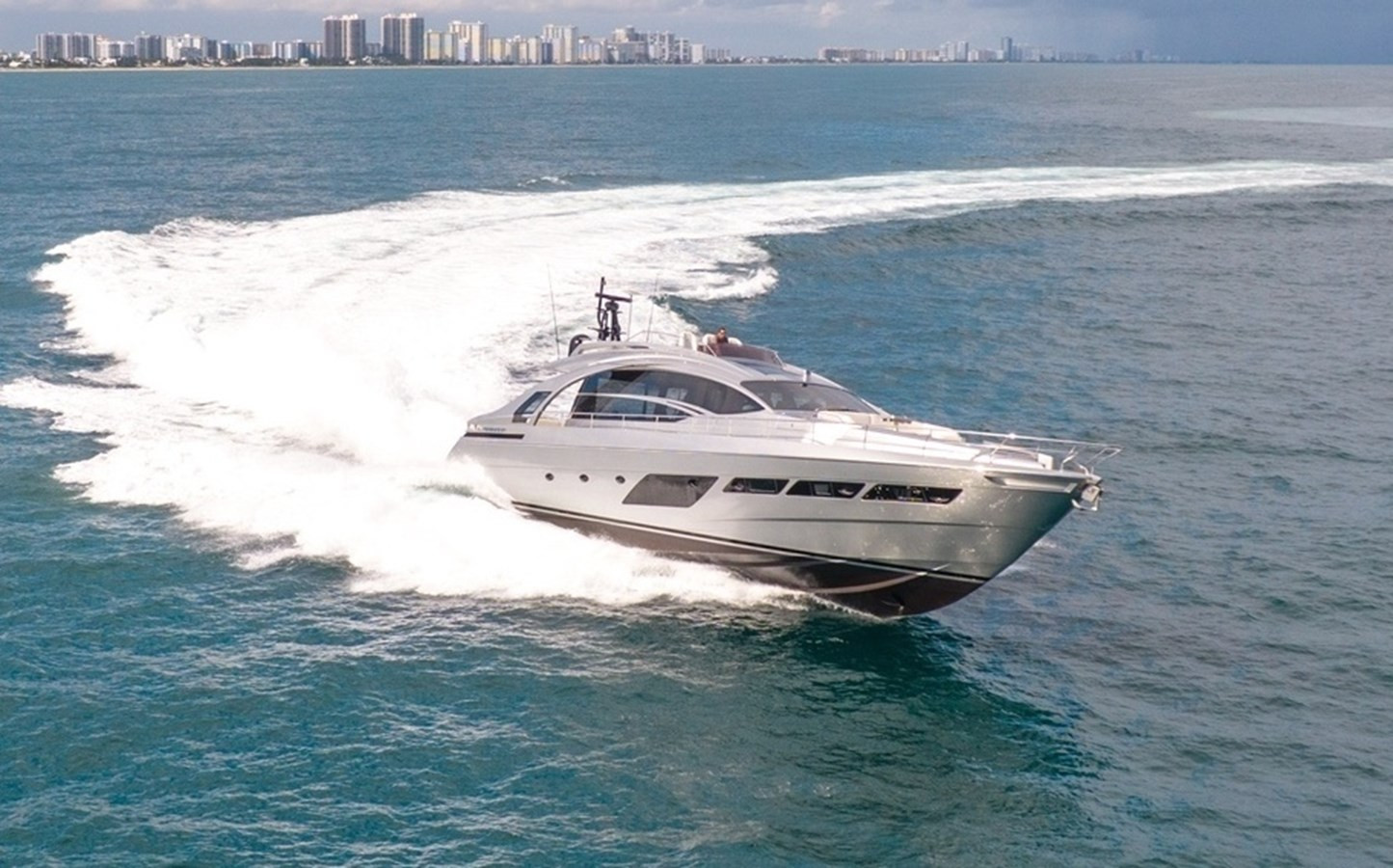 https://arconyachts.ams3.digitaloceanspaces.com/85540/conversions/large_4856943-optimize.jpg