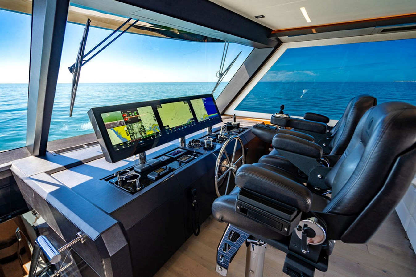 https://arconyachts.ams3.digitaloceanspaces.com/85555/conversions/large_4848106-optimize.jpg