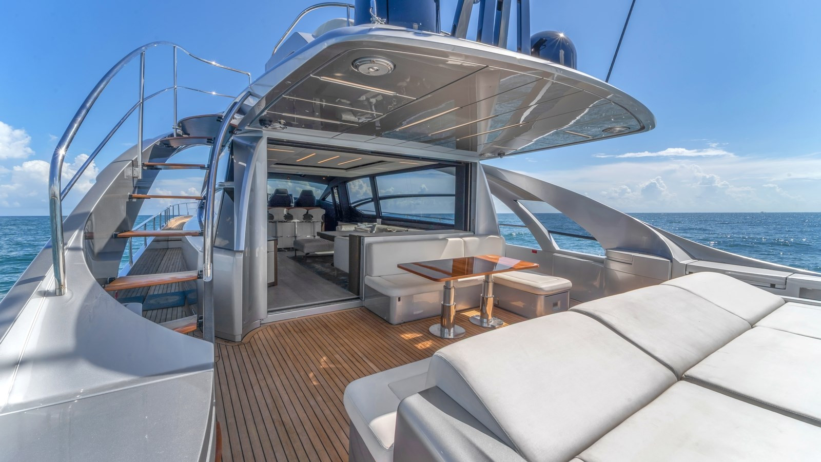 https://arconyachts.ams3.digitaloceanspaces.com/85565/conversions/large_4856861-optimize.jpg