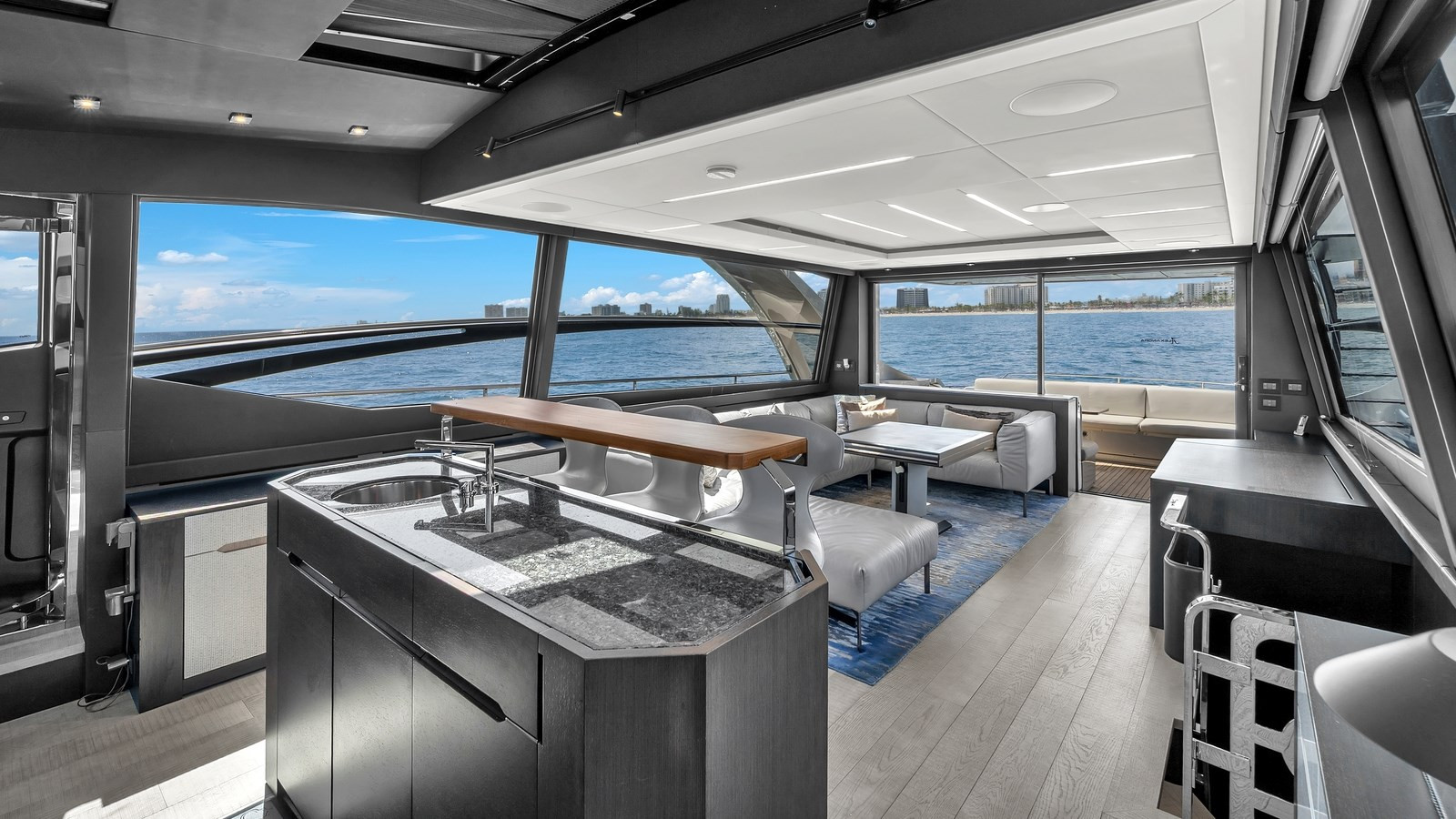 https://arconyachts.ams3.digitaloceanspaces.com/85577/conversions/large_4856867-optimize.jpg