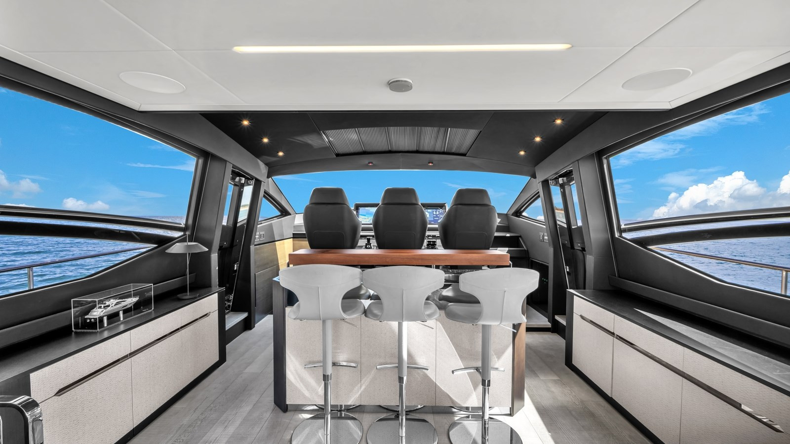 https://arconyachts.ams3.digitaloceanspaces.com/85579/conversions/large_4856868-optimize.jpg